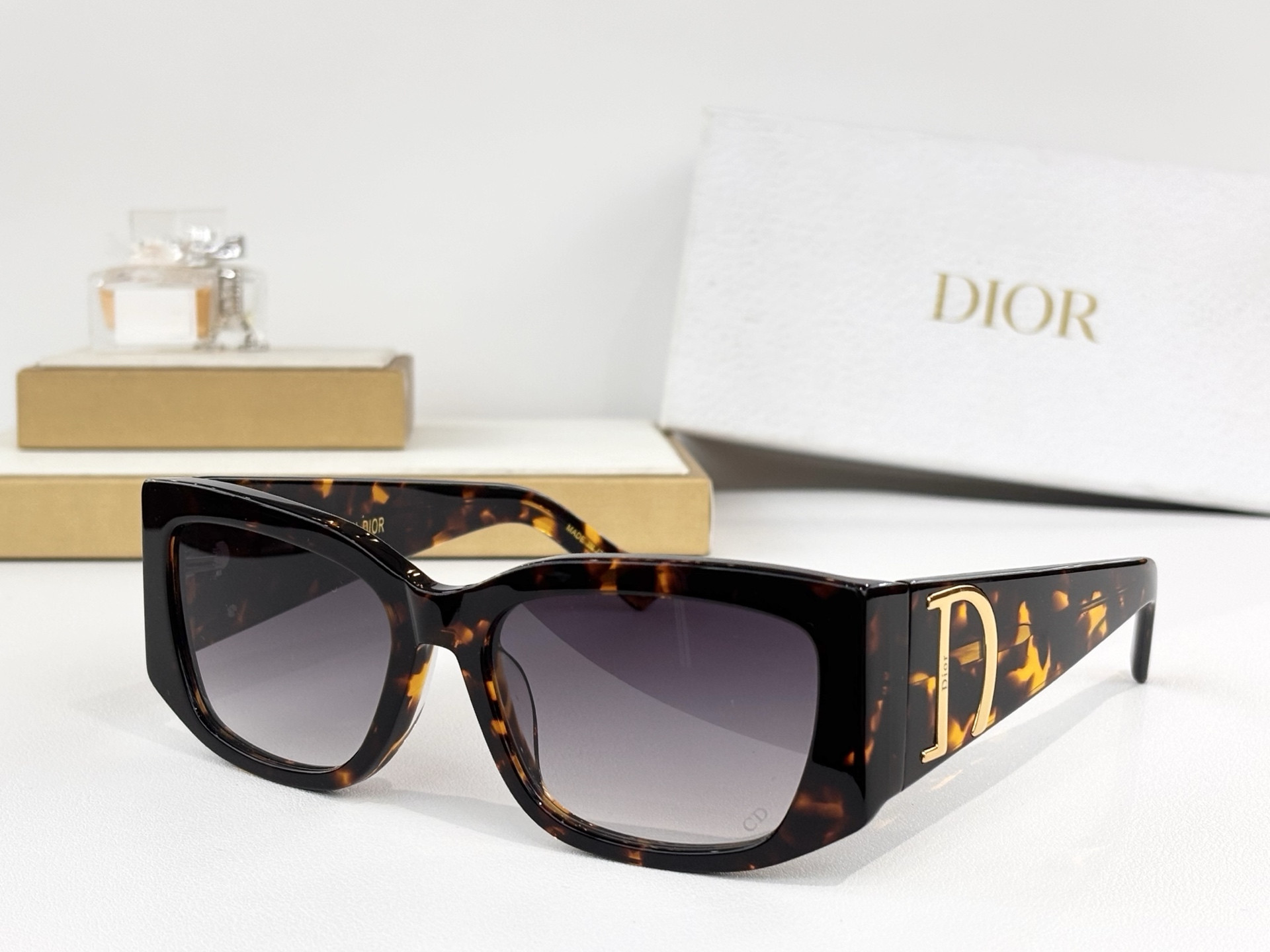 d*or glasses cd Di*m*nd s11f 55-18-140
