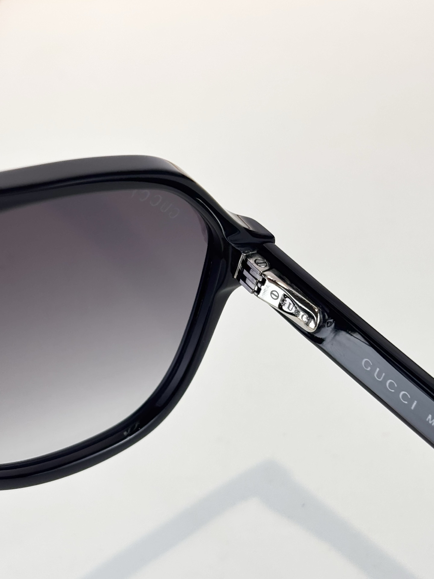 G*u*i glasses gg1042s 58-14-145