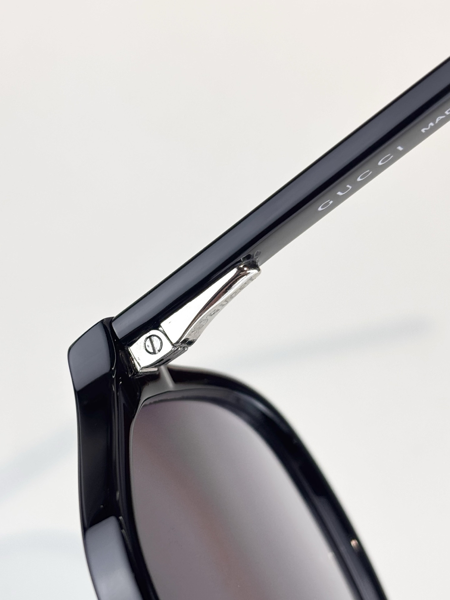 G*u*i glasses gg1042s 58-14-145