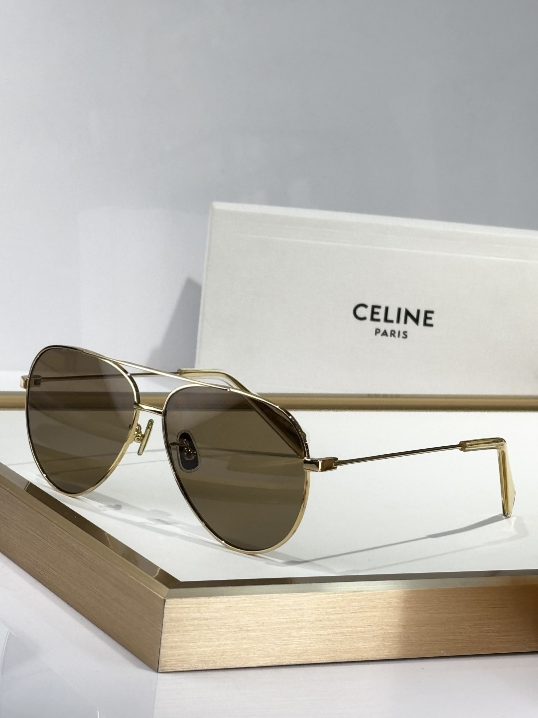 Ce**e aviator sunglasses cl40062 61-12-145