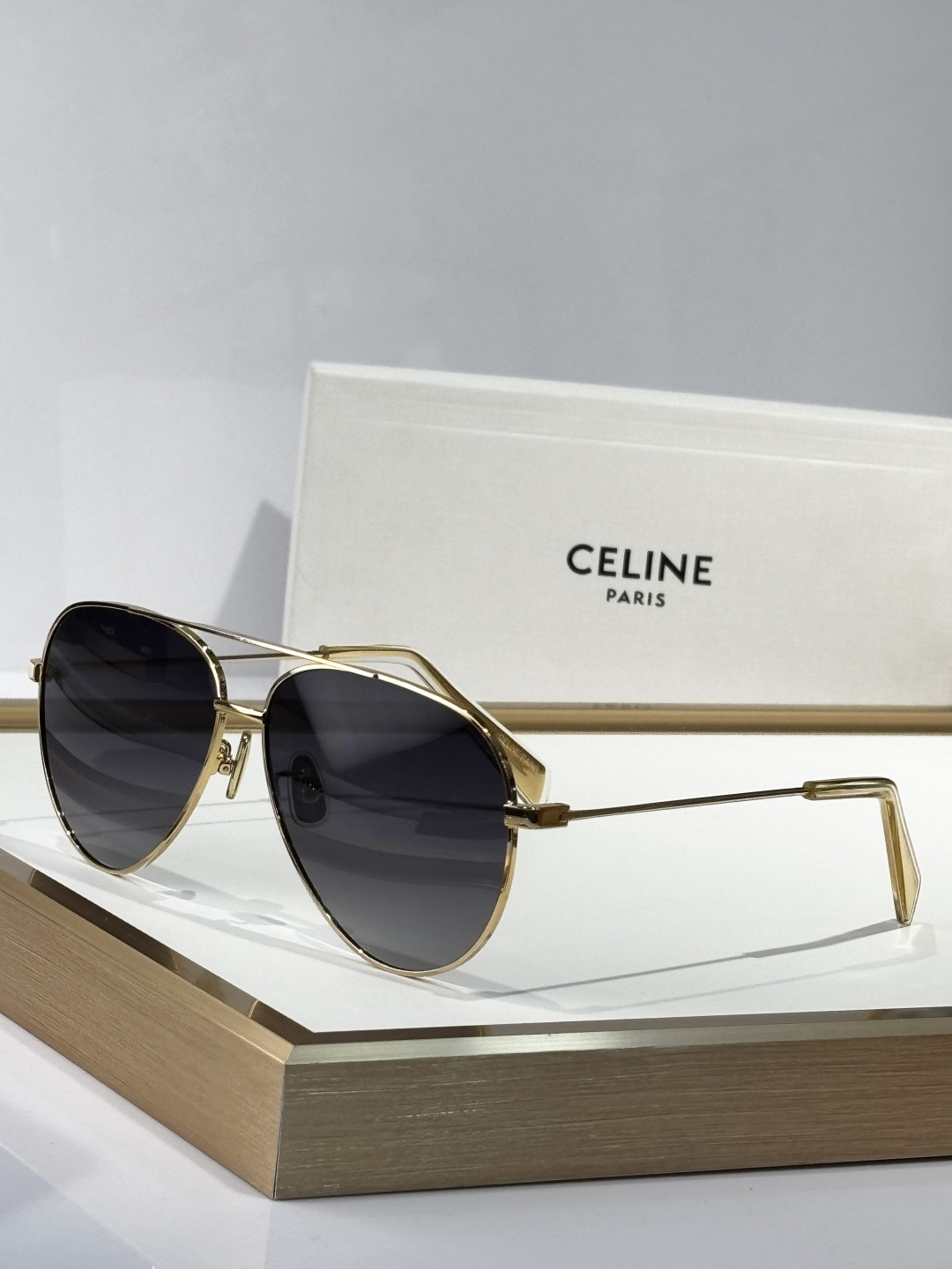 Ce**e aviator sunglasses cl40062 61-12-145