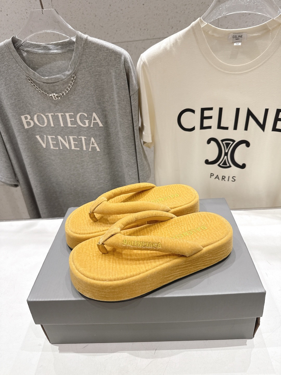 ua Ba*len*cia*ga jet lag thong slides