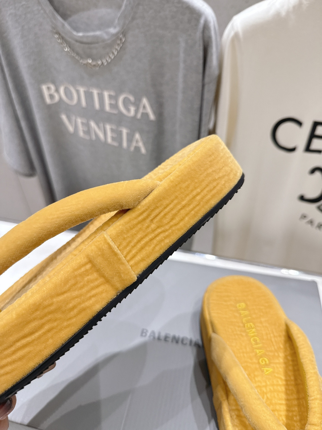 ua Ba*len*cia*ga jet lag thong slides
