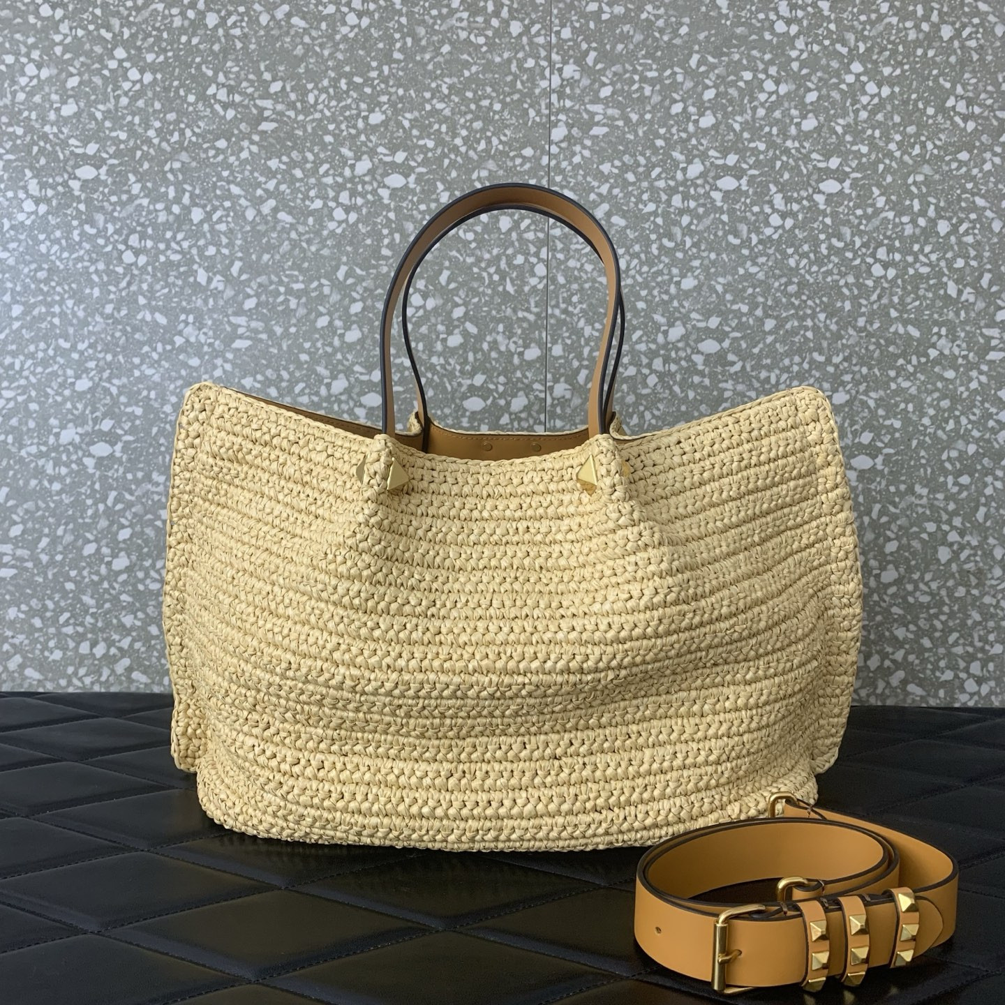 Va1e*ntin0 garavani medium raffia shopping bag 35x25x17cm