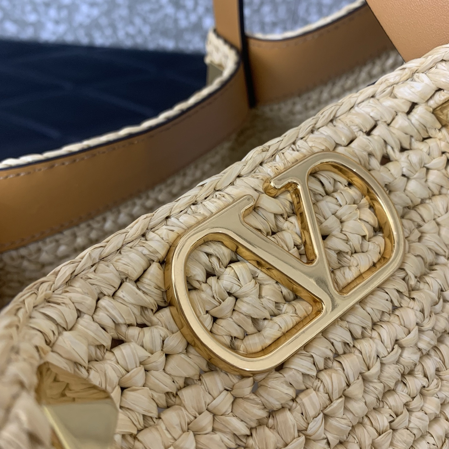Va1e*ntin0 garavani medium raffia shopping bag 35x25x17cm