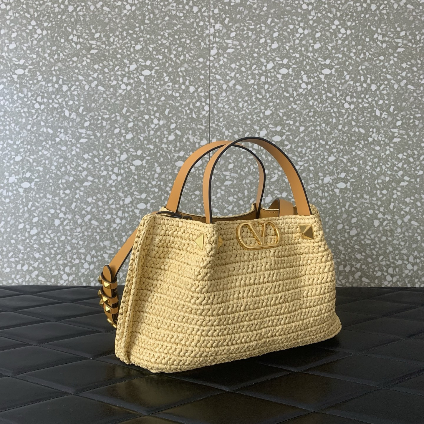 Va1e*ntin0 garavani small raffia shopping bag 25x18x12cm