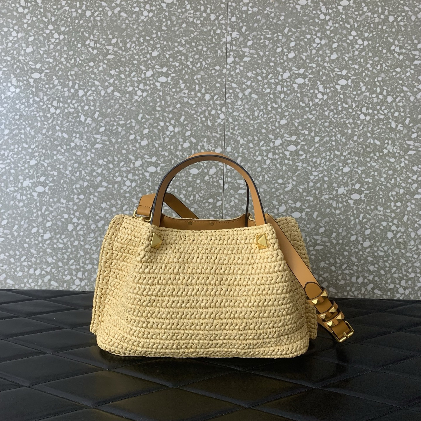 Va1e*ntin0 garavani small raffia shopping bag 25x18x12cm