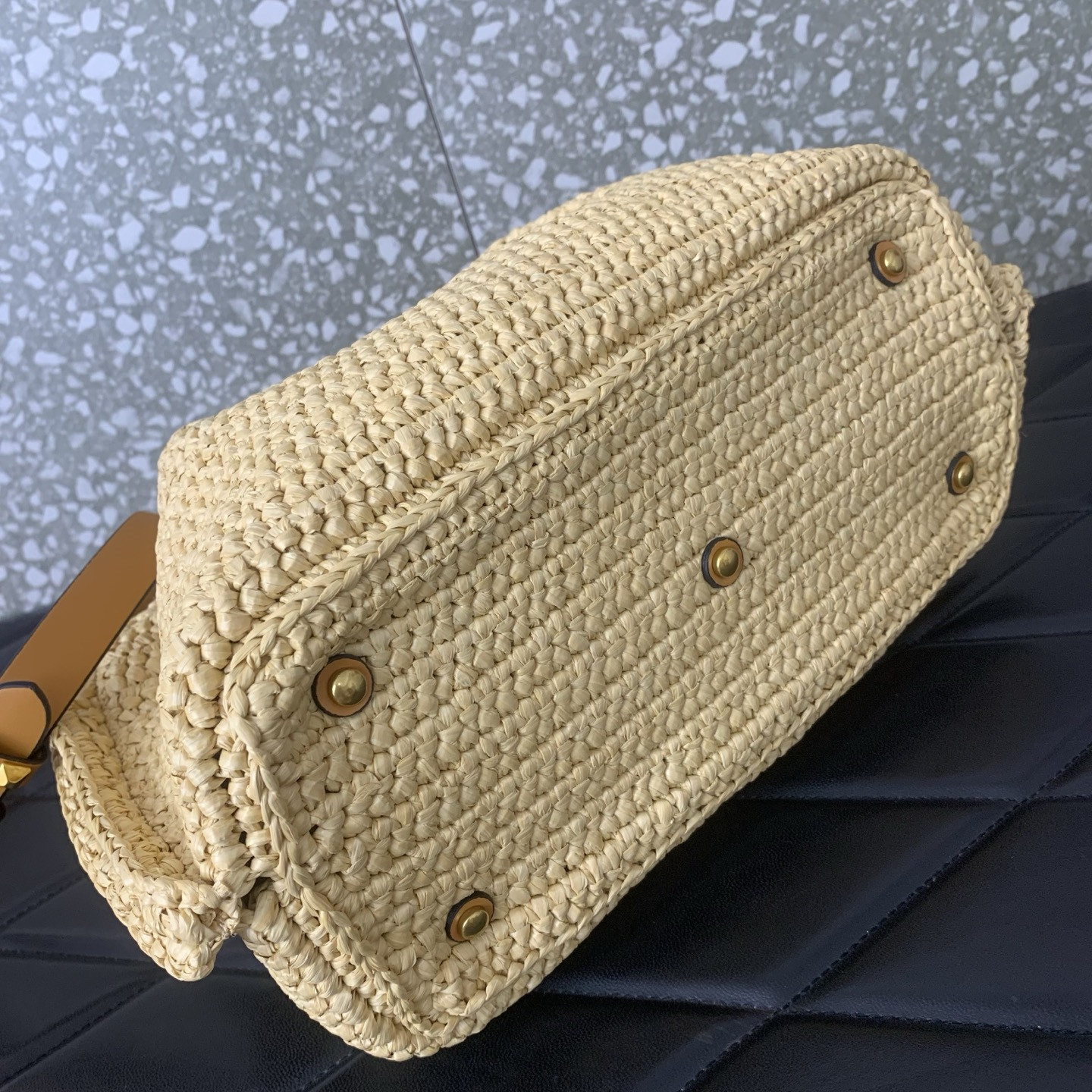 Va1e*ntin0 garavani small raffia shopping bag 25x18x12cm
