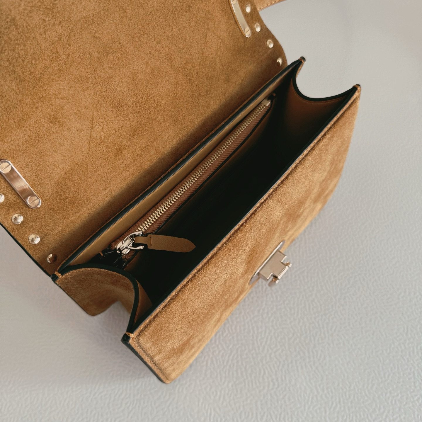 Va1e*ntin0 garavani rockstud small shoulder bag 21.5x15.5x8.5cm