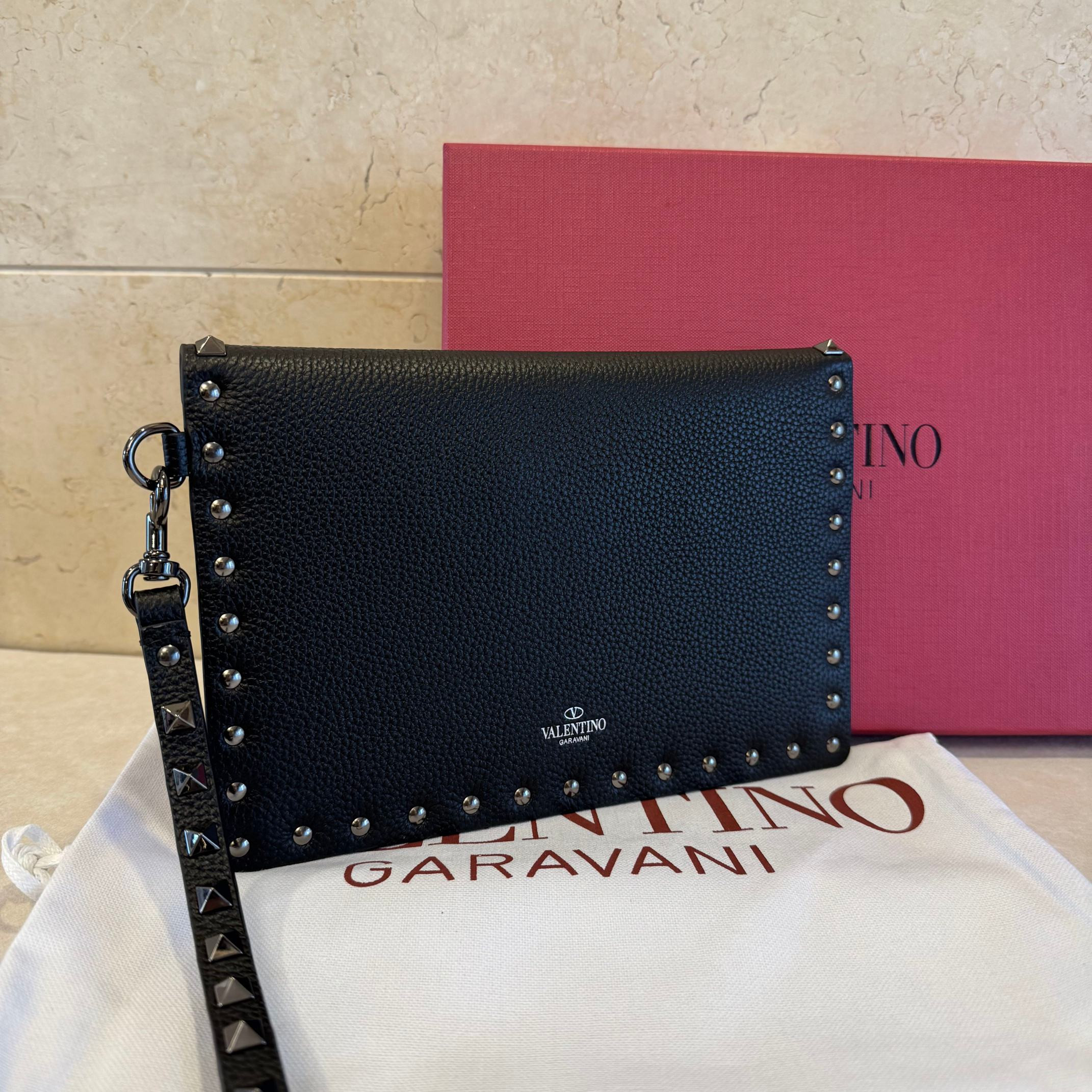 Va1e*ntin0 garavani rockstud envelope clutch bag 22.5x15.5cm