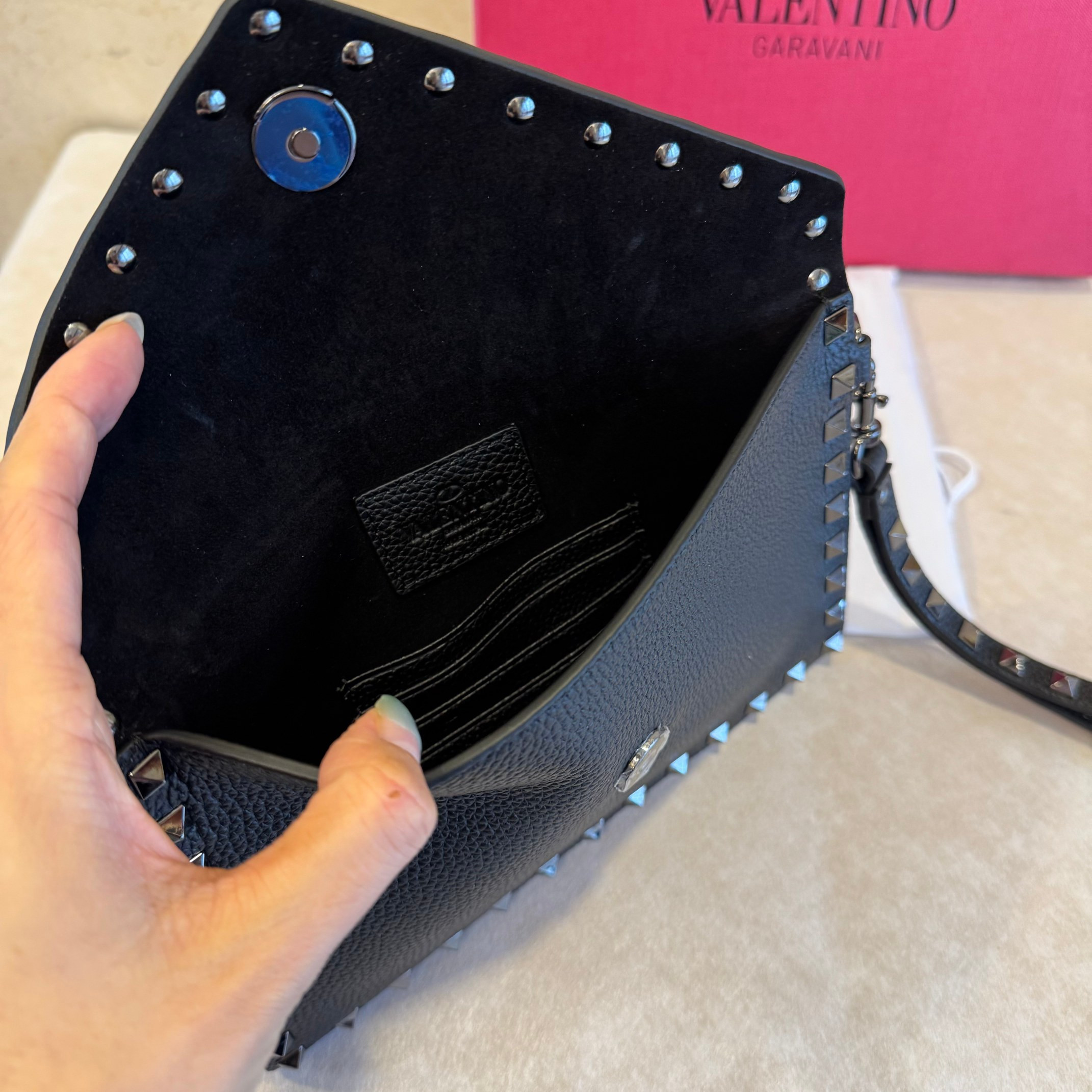 Va1e*ntin0 garavani rockstud envelope clutch bag 22.5x15.5cm