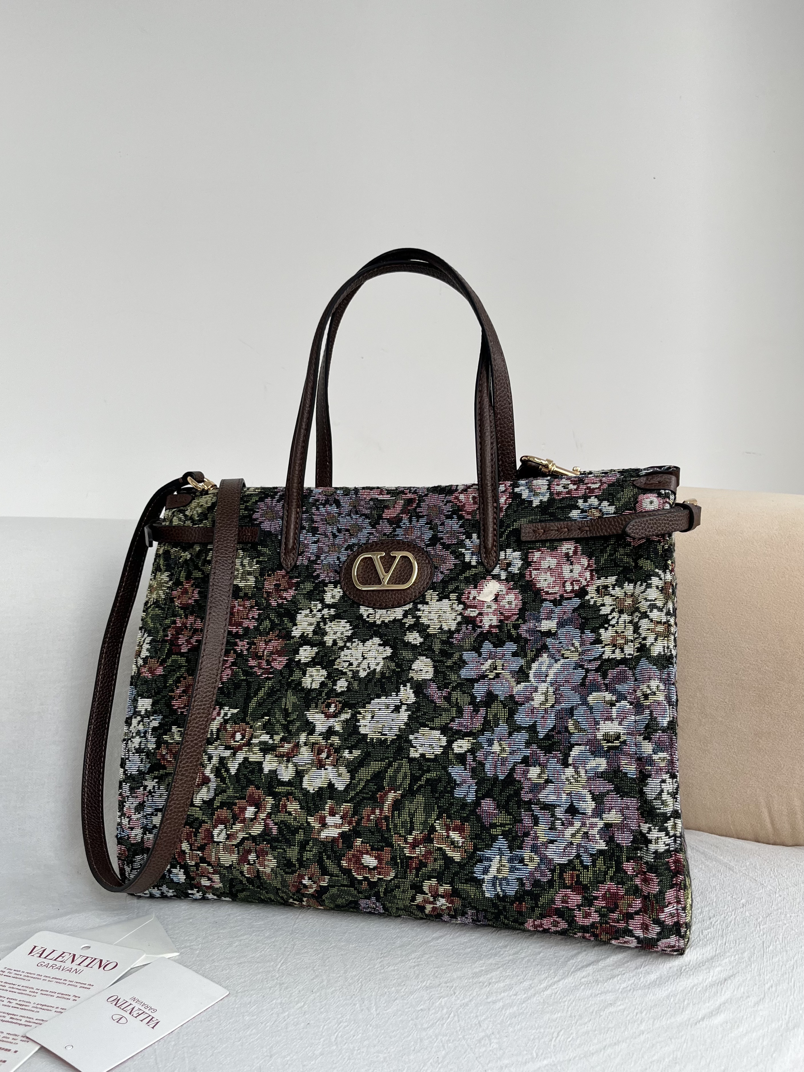 Va1e*ntin0 garavani antibes medium shopping bag 35x29x18cm