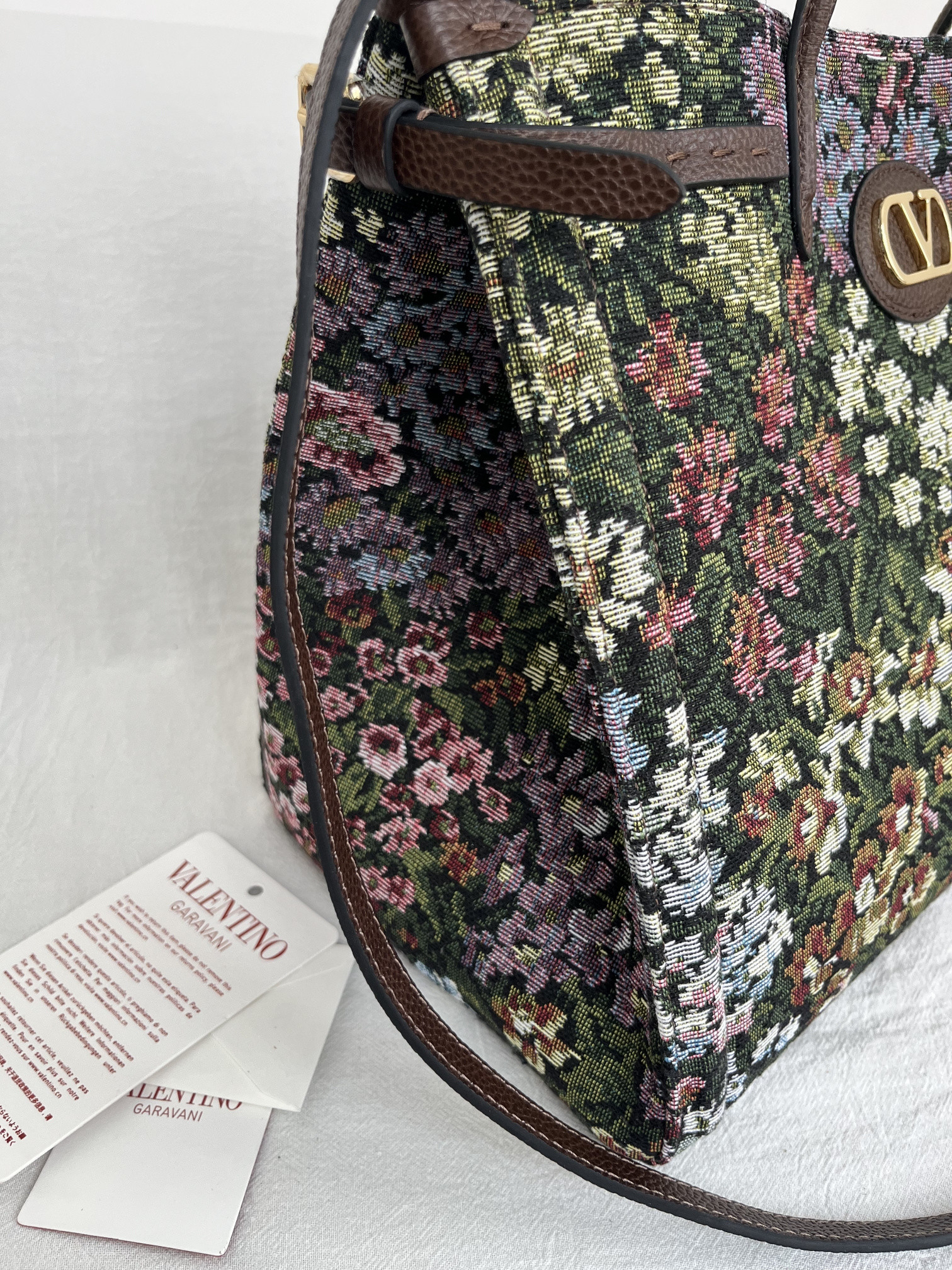 Va1e*ntin0 garavani antibes medium shopping bag 35x29x18cm