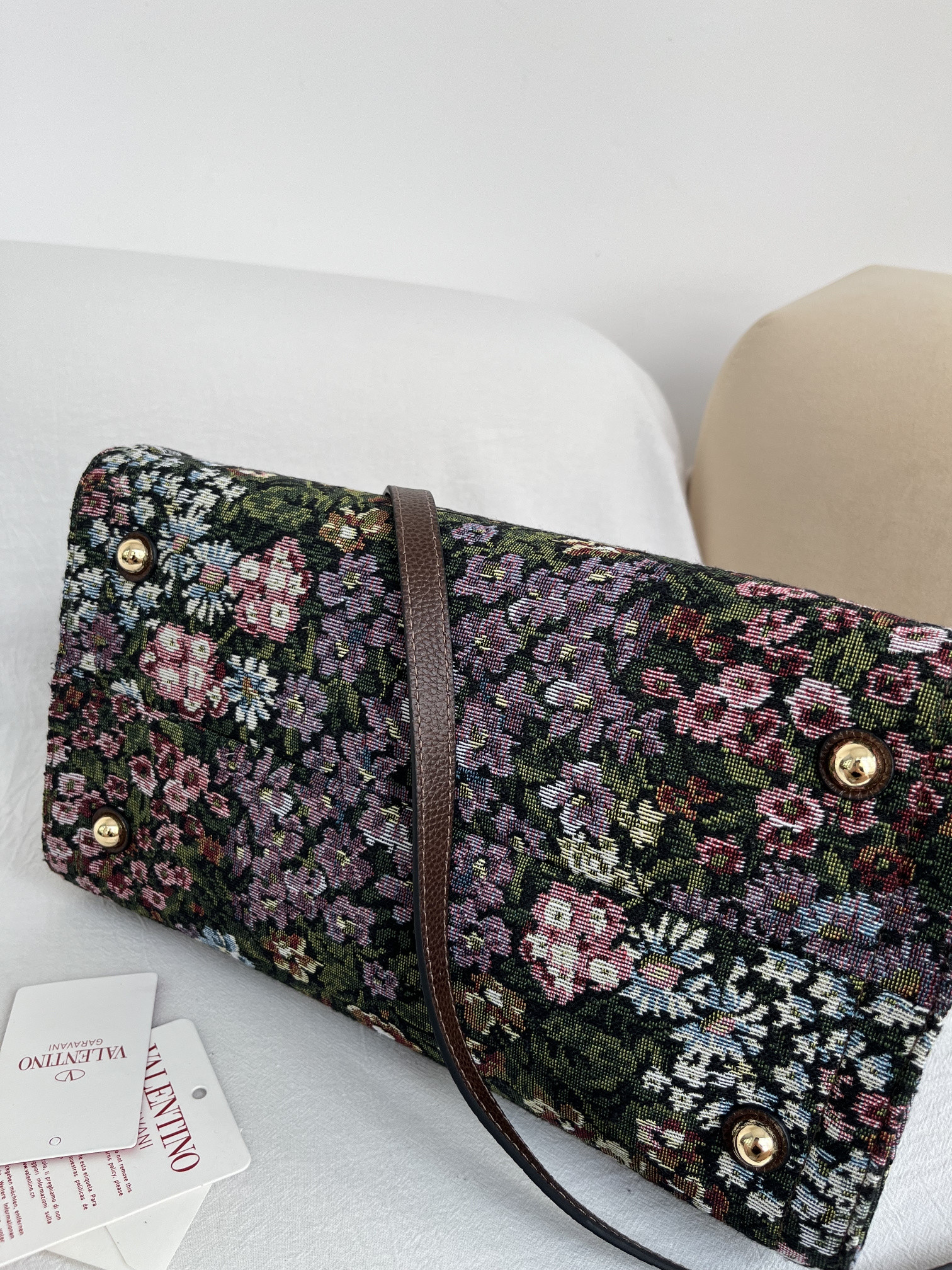 Va1e*ntin0 garavani antibes medium shopping bag 35x29x18cm