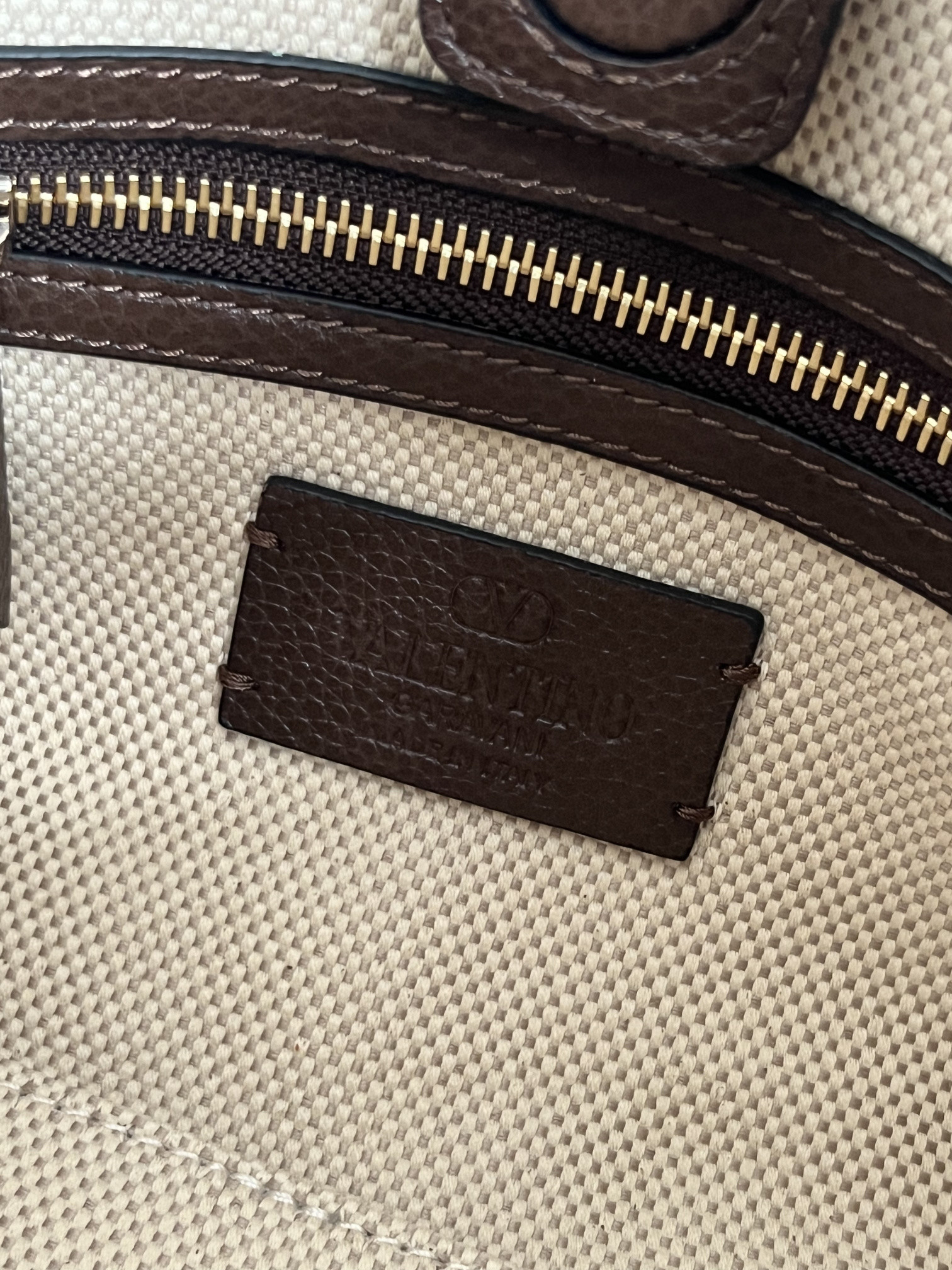 Va1e*ntin0 garavani antibes small shopping bag 22x19x12cm