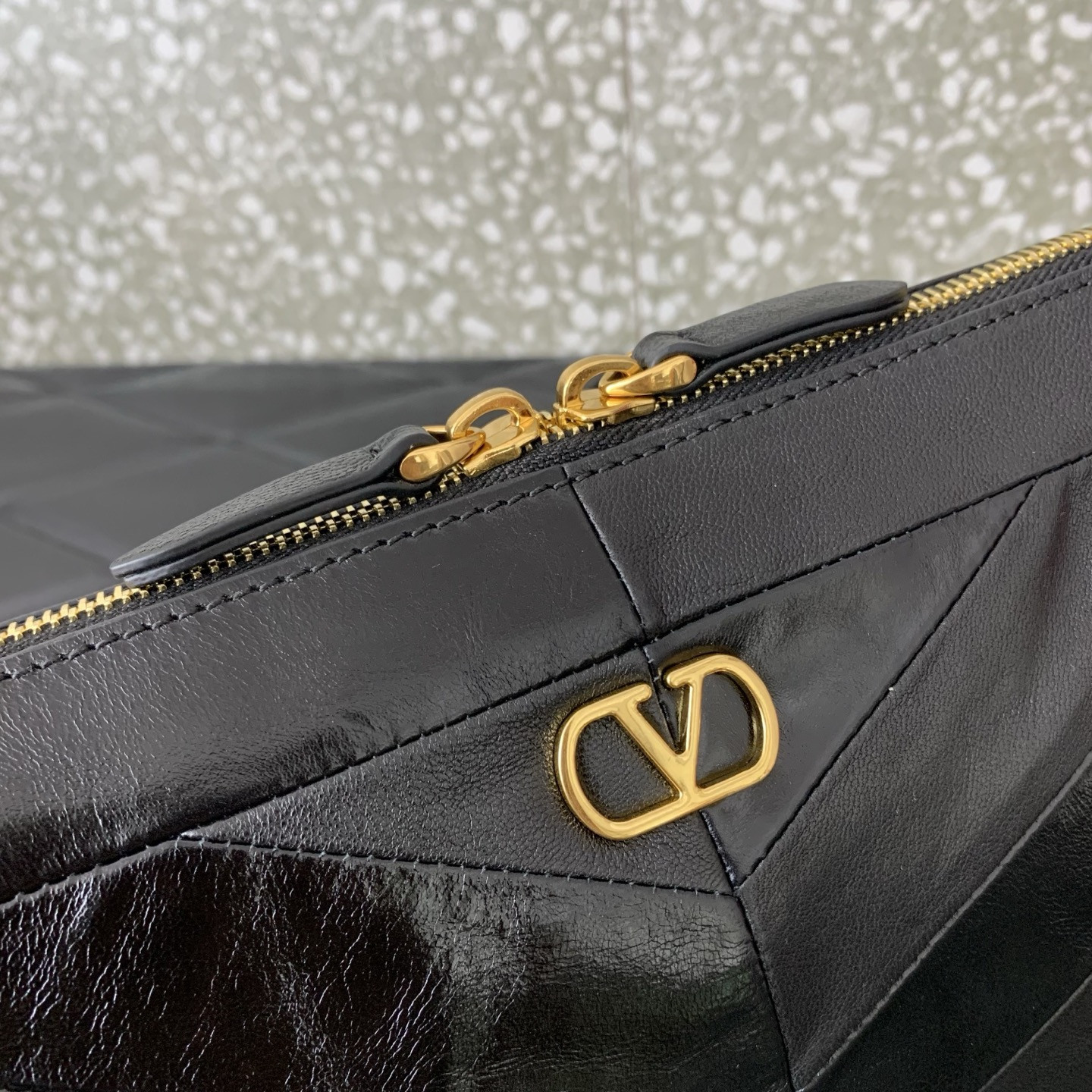 Va1e*ntin0 garavani panthea small shoulder bag 24x14x6cm
