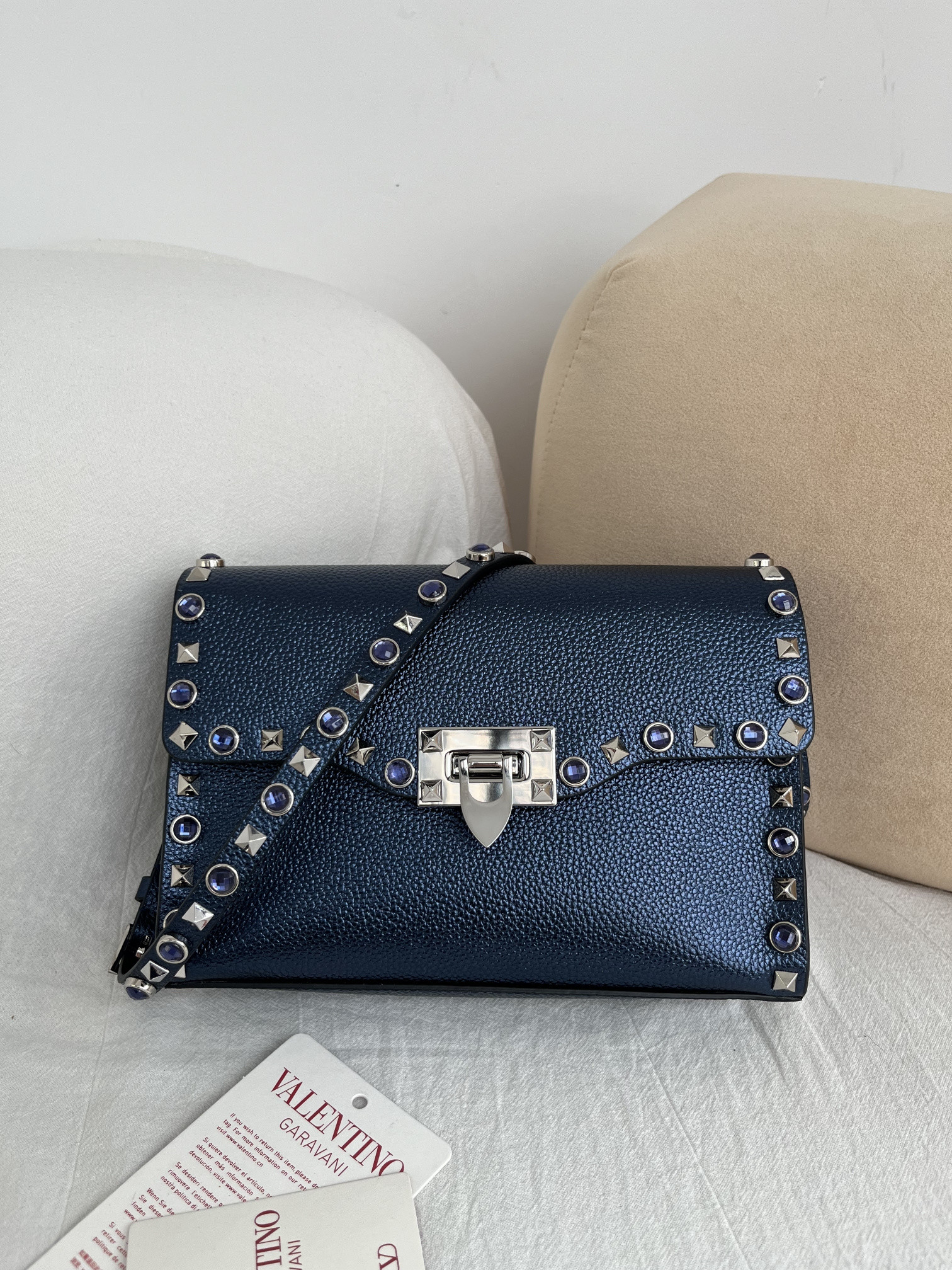 Va1e*ntin0 garavani rockstud small shoulder bag 23x15x7cm