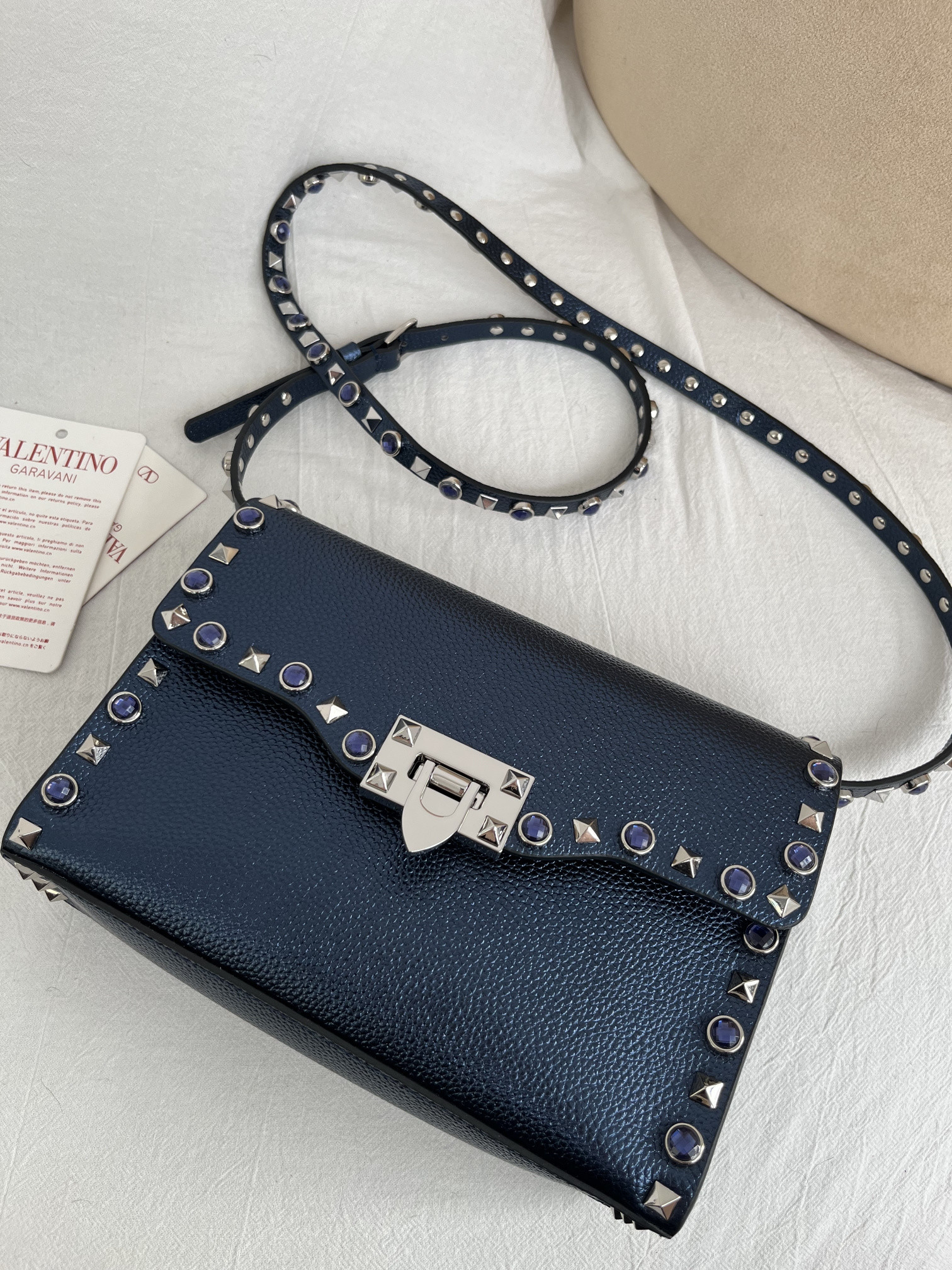 Va1e*ntin0 garavani rockstud small shoulder bag 23x15x7cm