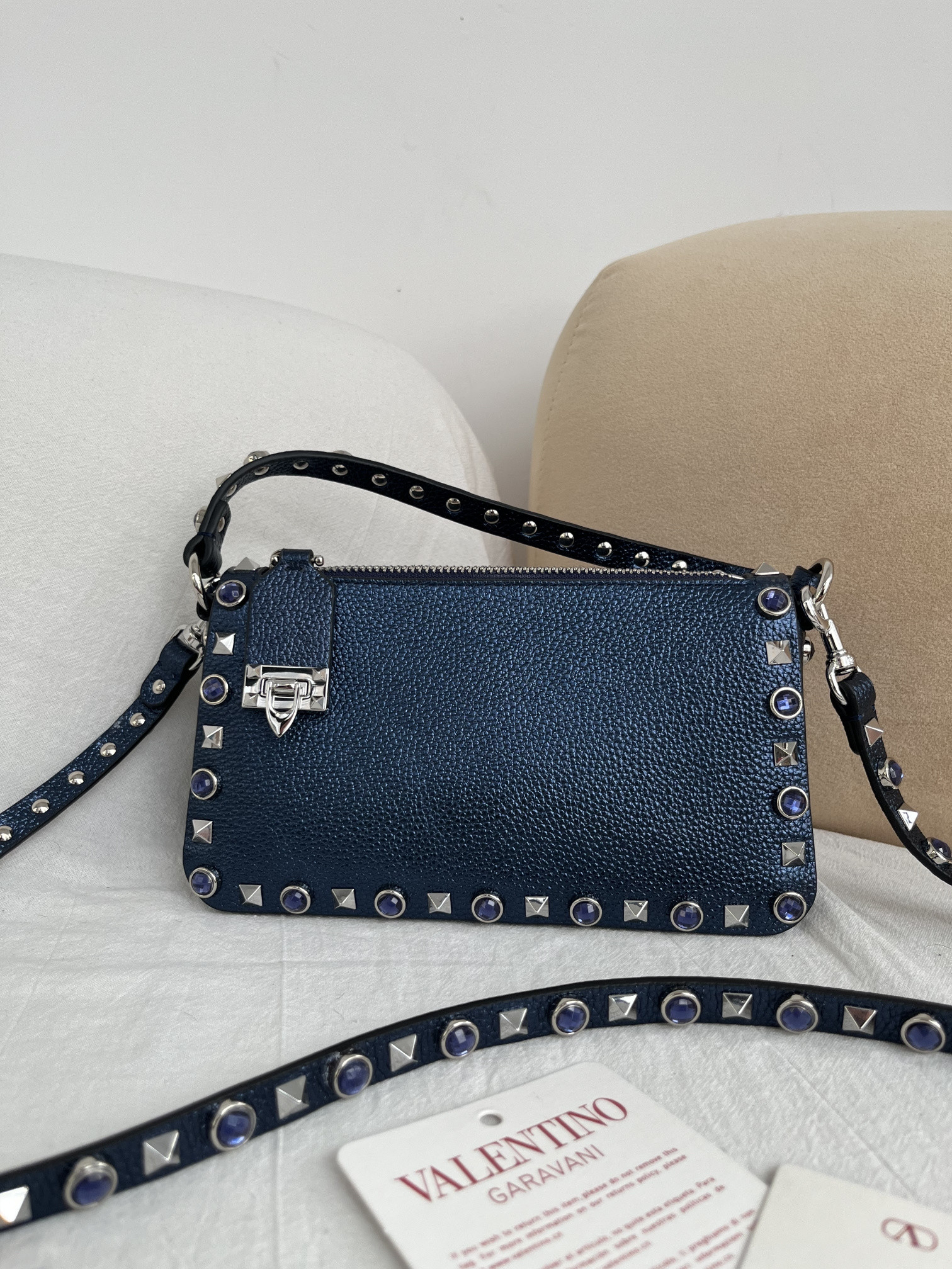 Va1e*ntin0 garavani rockstud small shoulder bag 19x13x7cm
