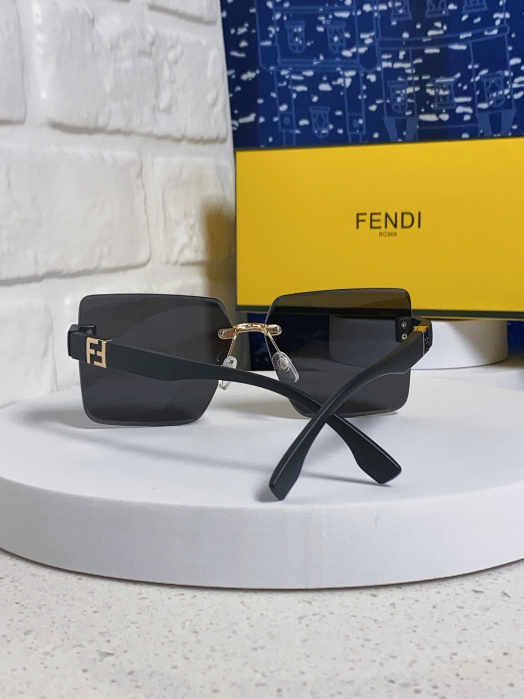 F**di glasses