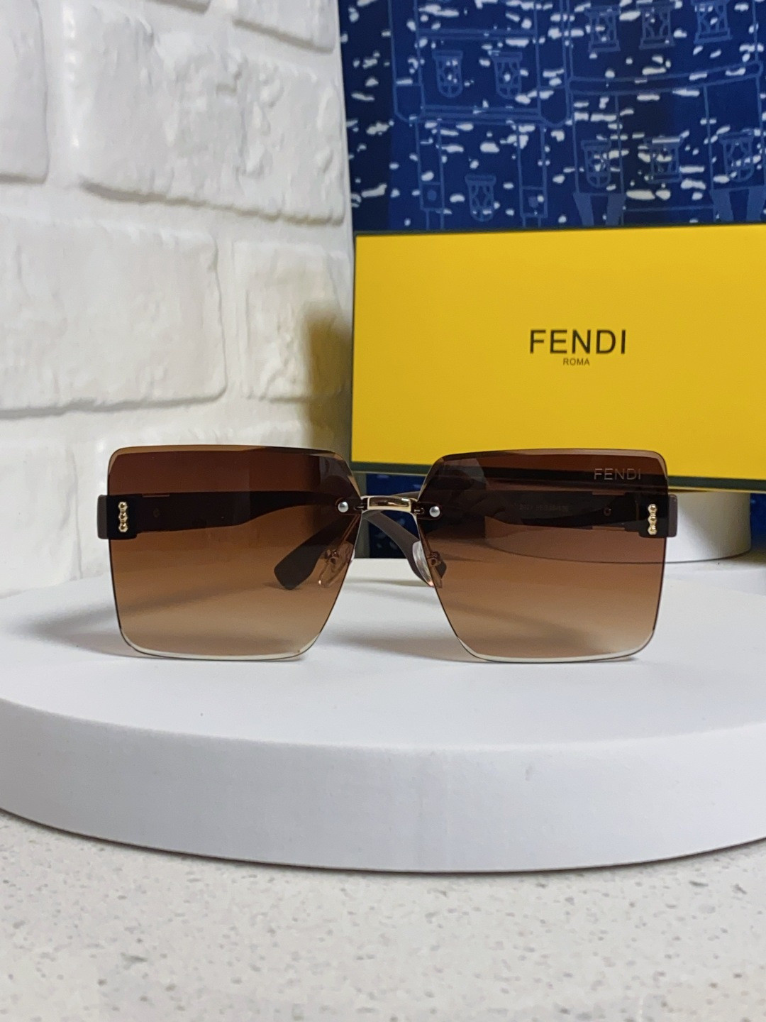 F**di glasses