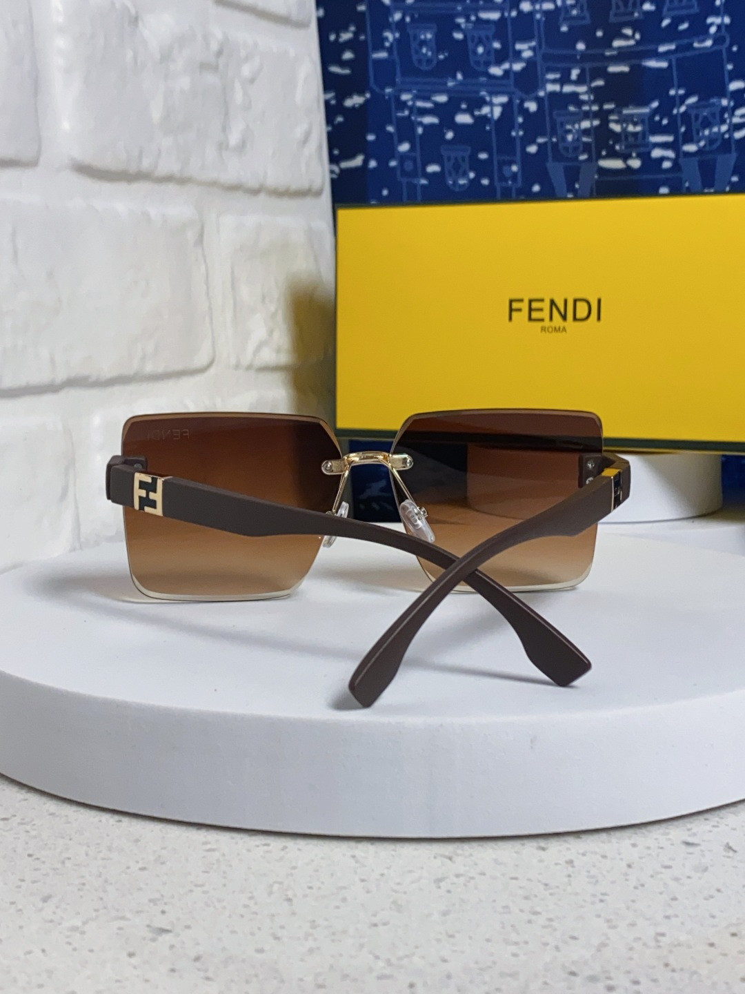 F**di glasses