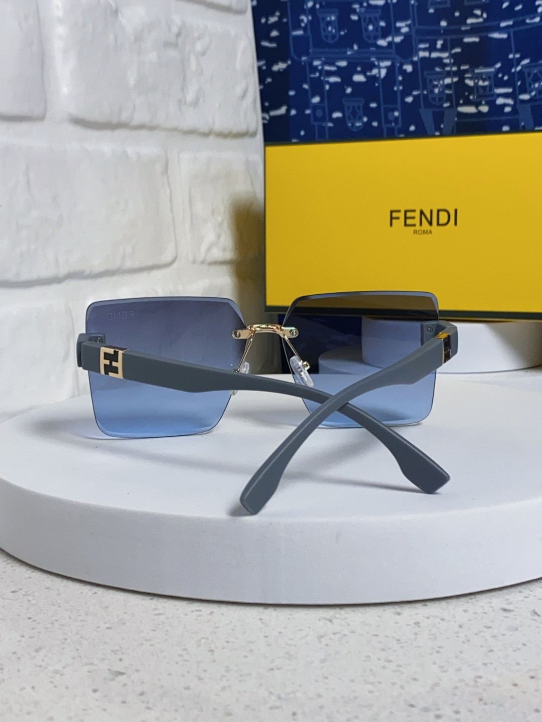 F**di glasses