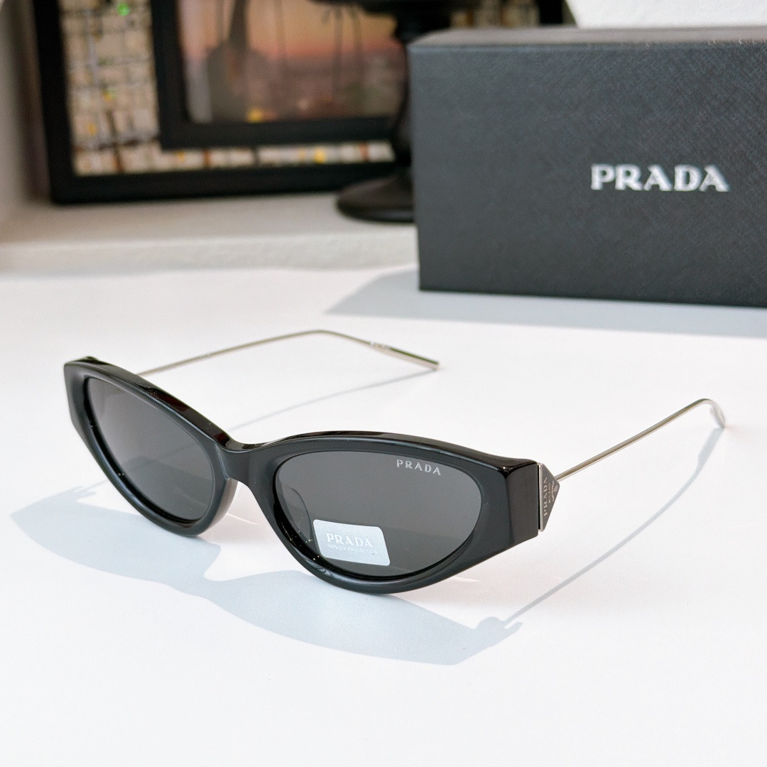 Pra*a glasses