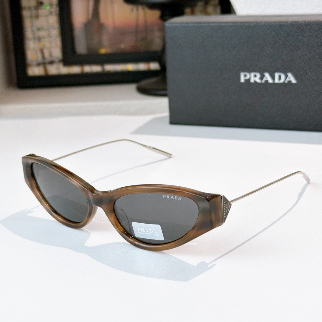 Pra*a glasses